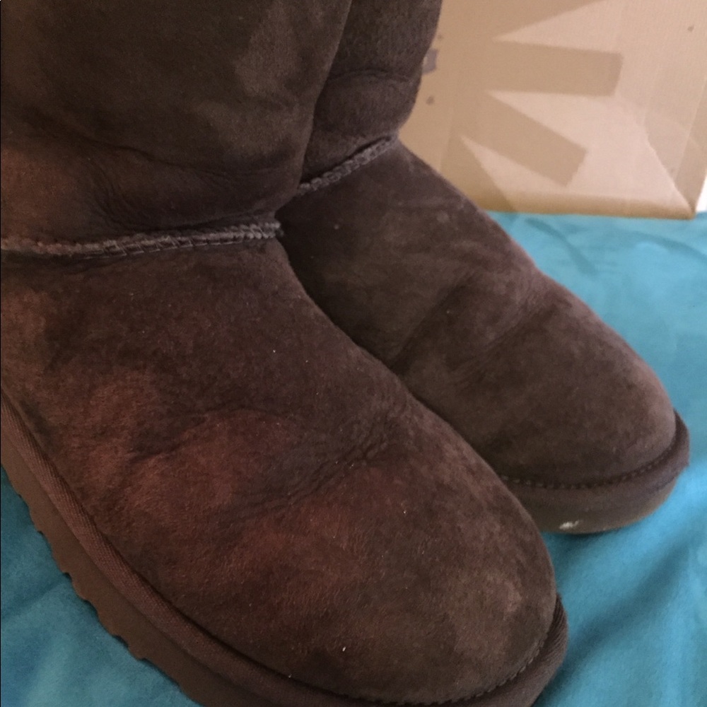 UGG Boots - Picture 3 of 6